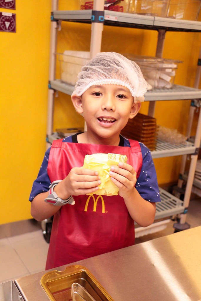 McDonalds Burger Shop Kidzania 1